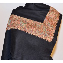 Shawl Embroided: 100% Wool